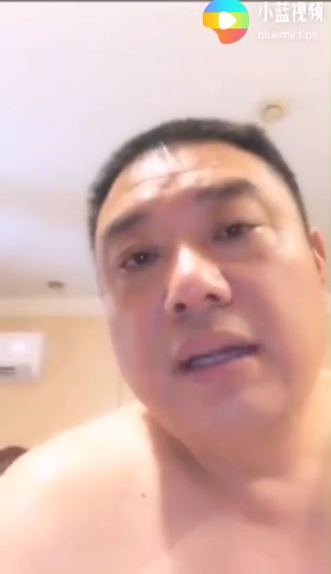 帥氣爸爸直播做愛視頻